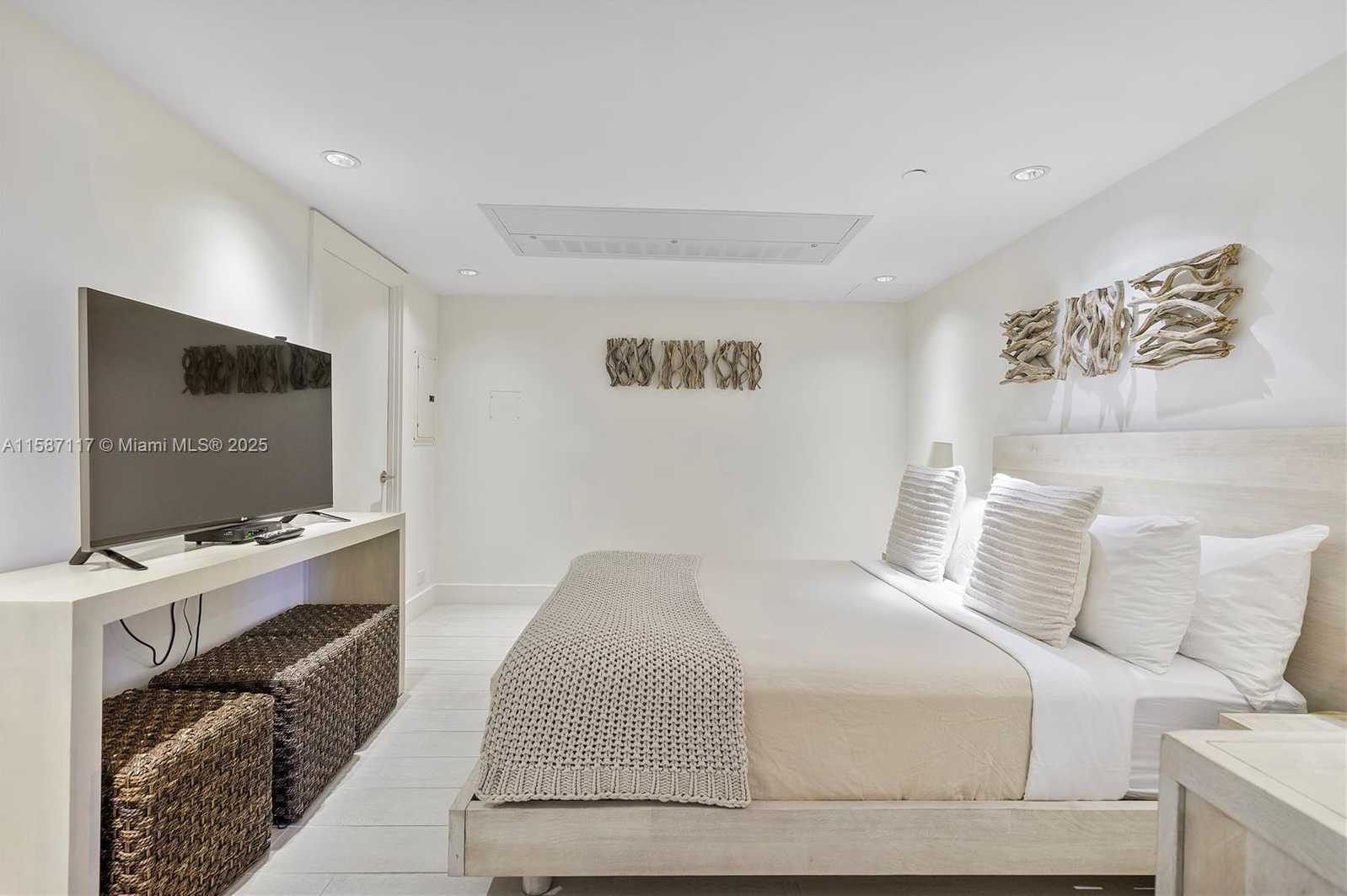 Small Image of 102 24TH ST #1413, Miami Beach Number 10