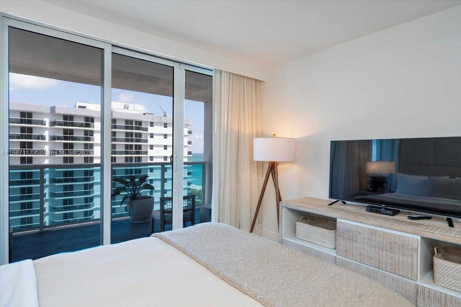 Small Image of 102 24TH ST #1413, Miami Beach Number 12
