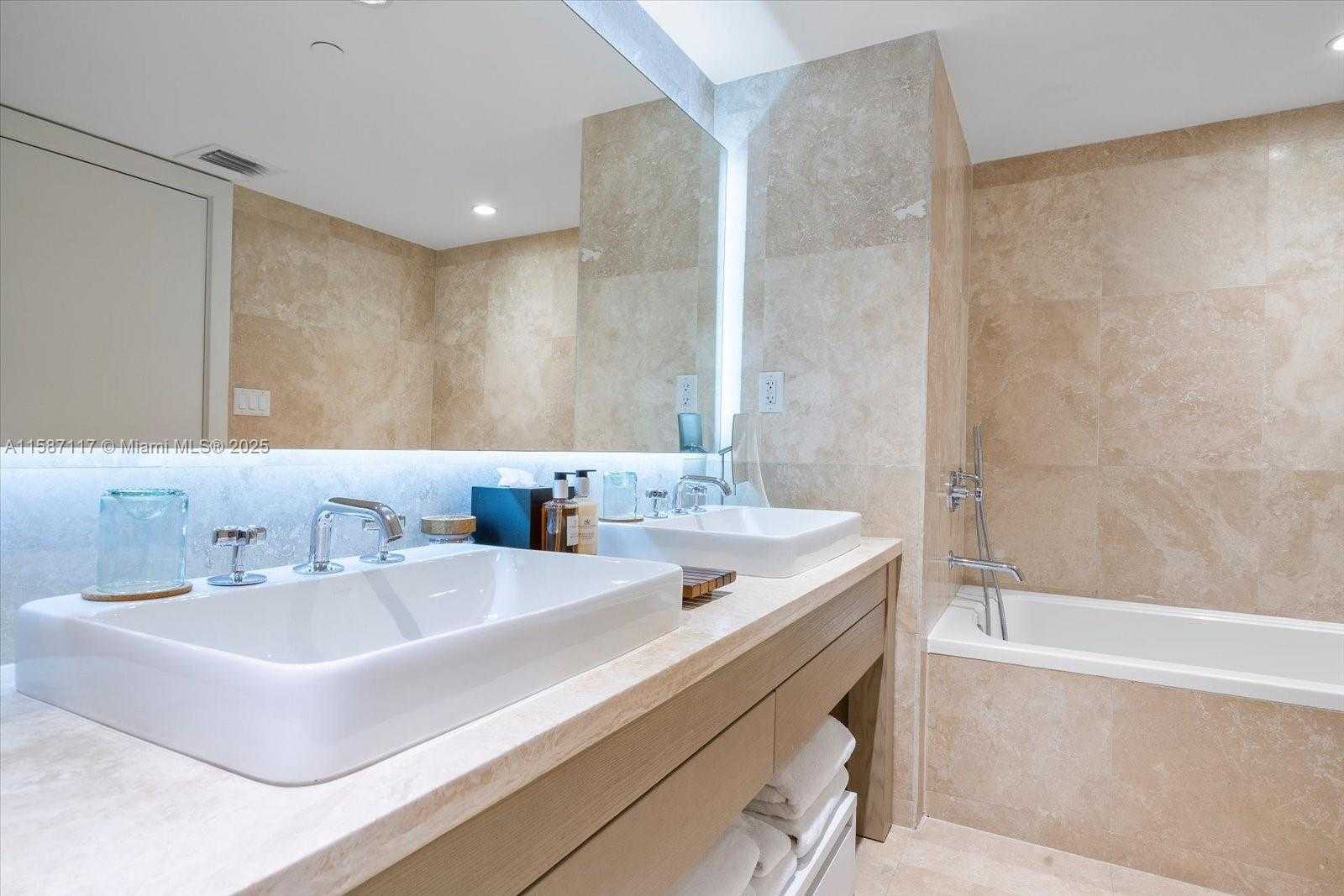 Small Image of 102 24TH ST #1413, Miami Beach Number 18
