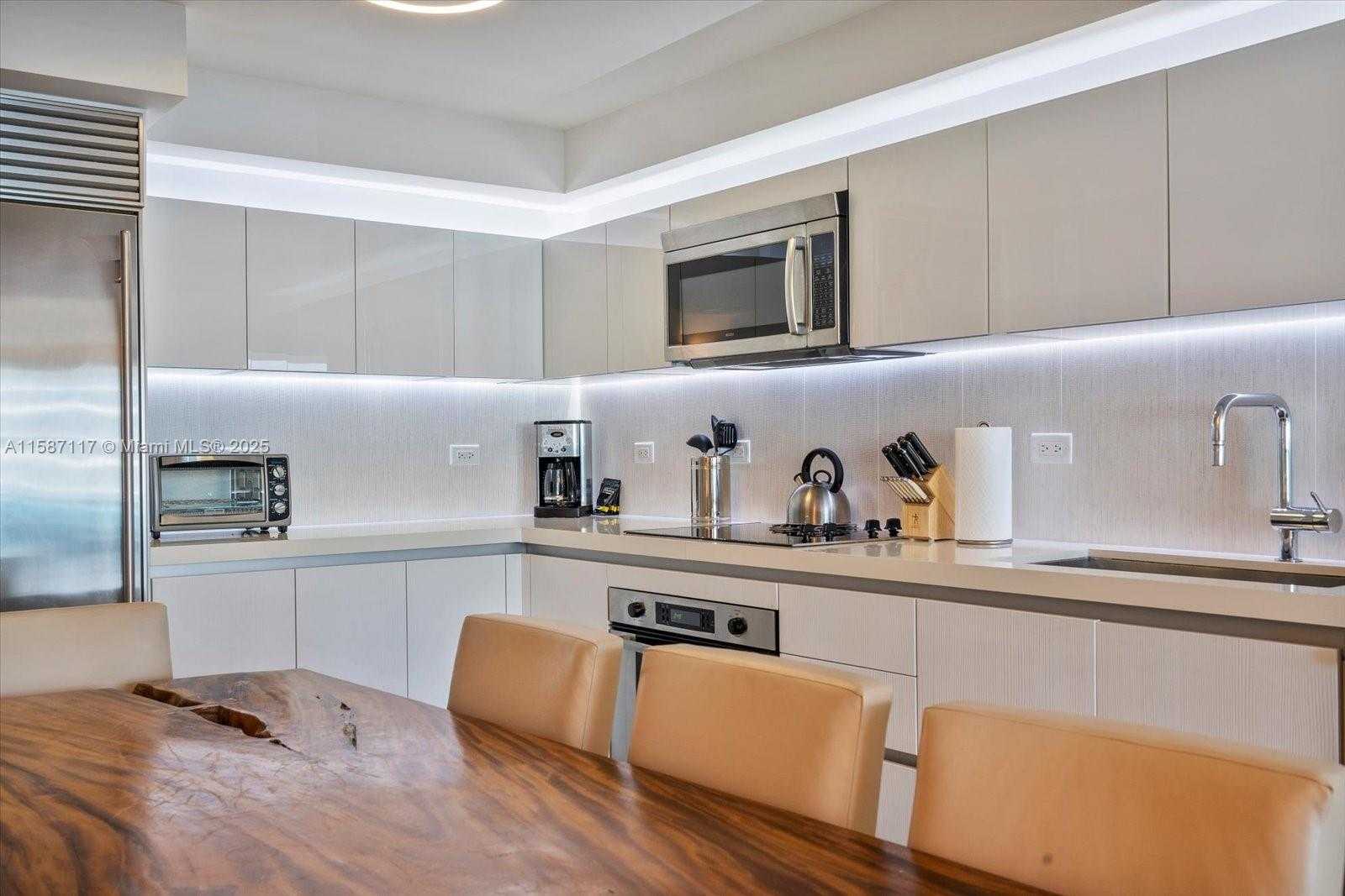 Small Image of 102 24TH ST #1413, Miami Beach Number 6