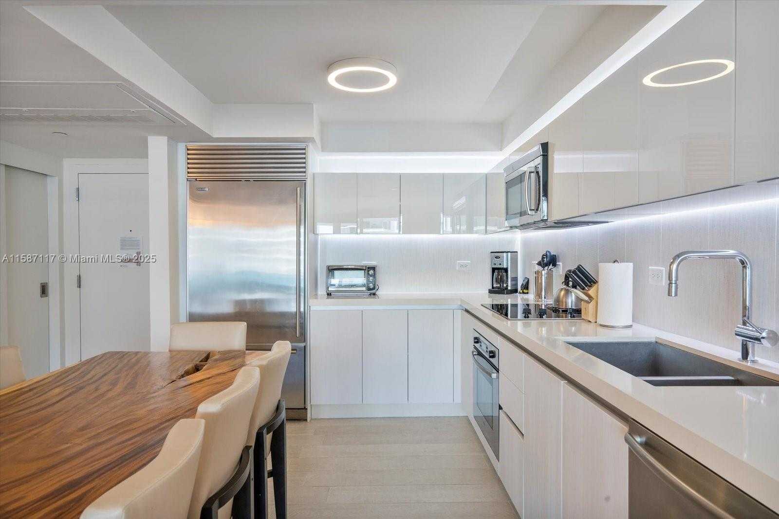 Small Image of 102 24TH ST #1413, Miami Beach Number 7