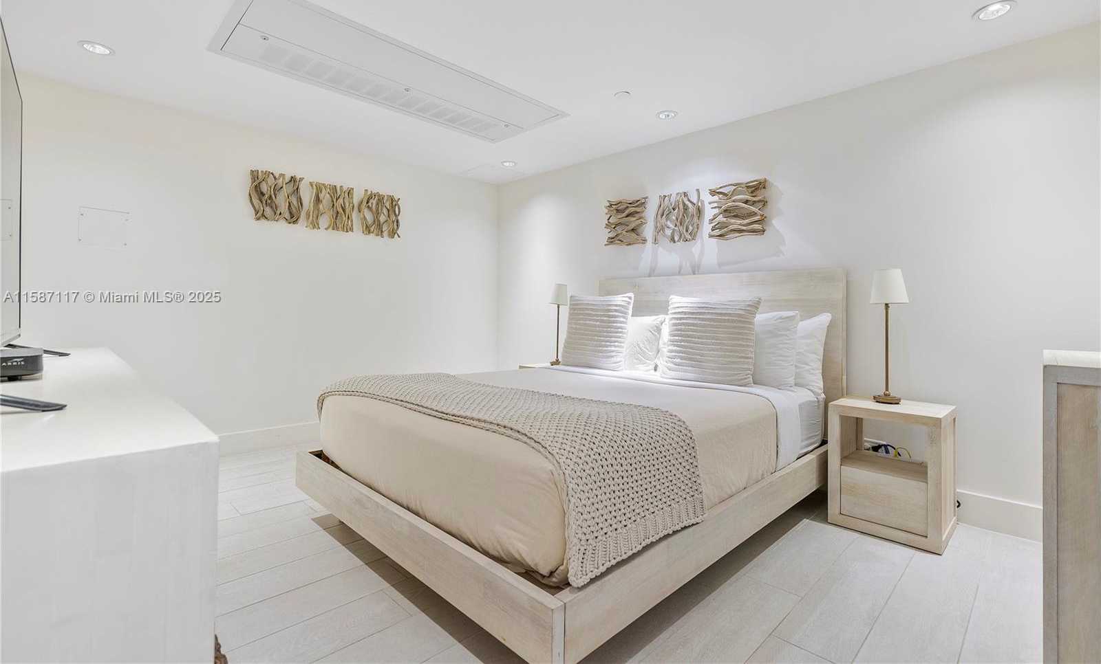 Small Image of 102 24TH ST #1413, Miami Beach Number 9