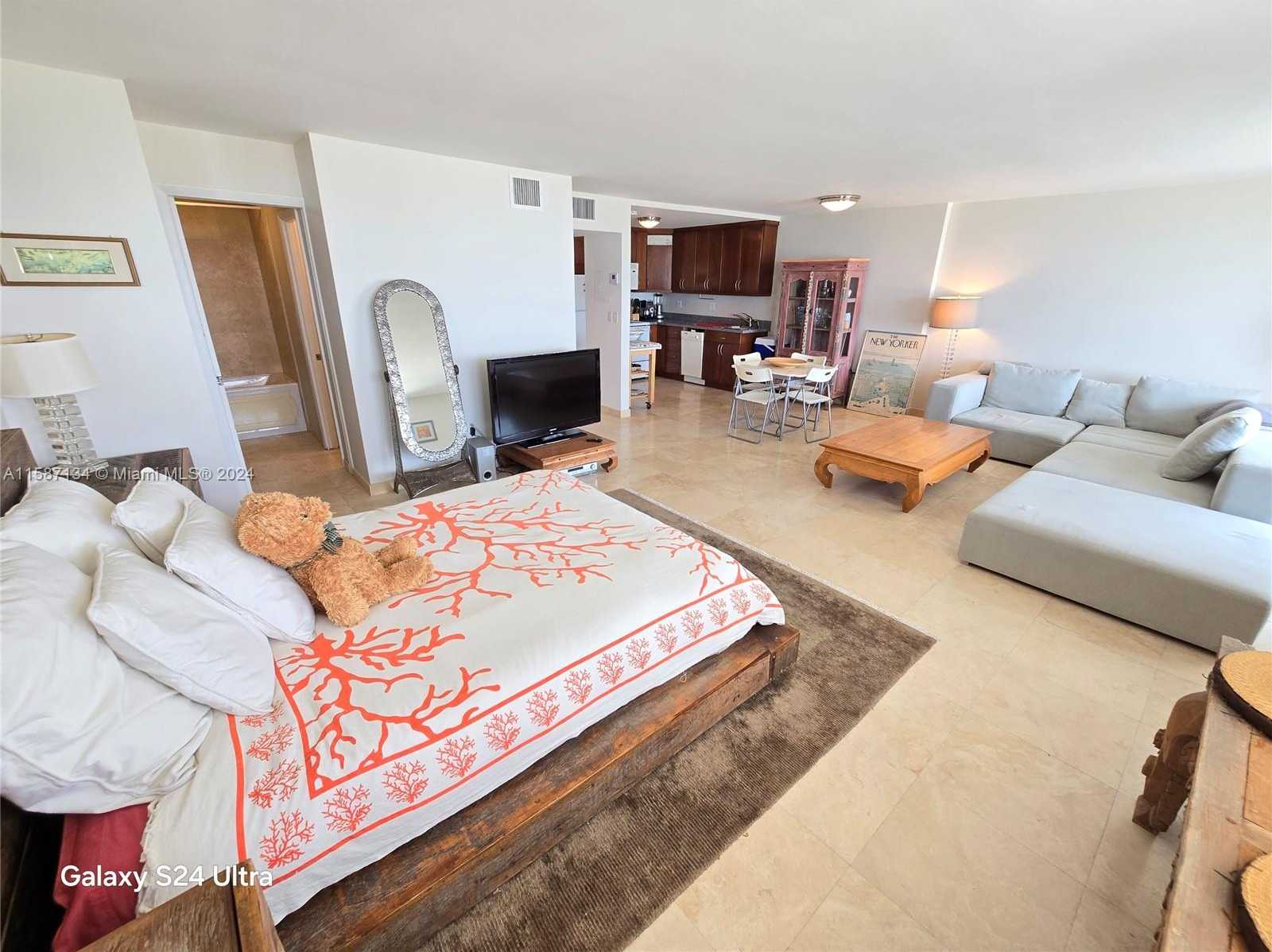 Small Image of 465 OCEAN DR #1119/1120, Miami Beach Number 11
