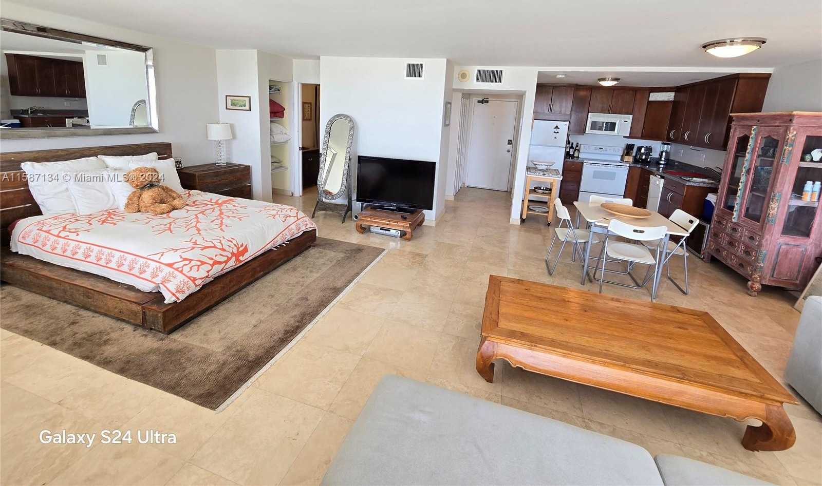 Small Image of 465 OCEAN DR #1119/1120, Miami Beach Number 13