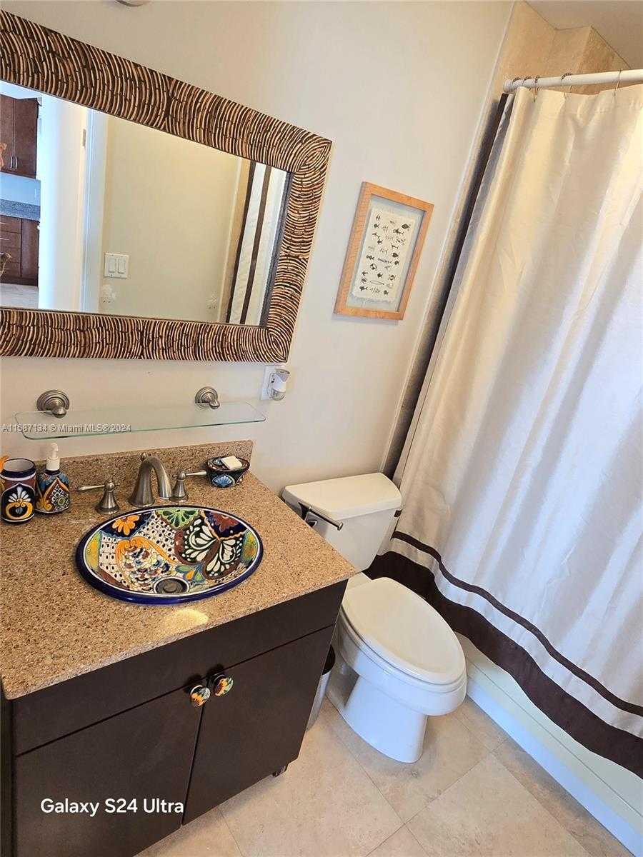 Small Image of 465 OCEAN DR #1119/1120, Miami Beach Number 19