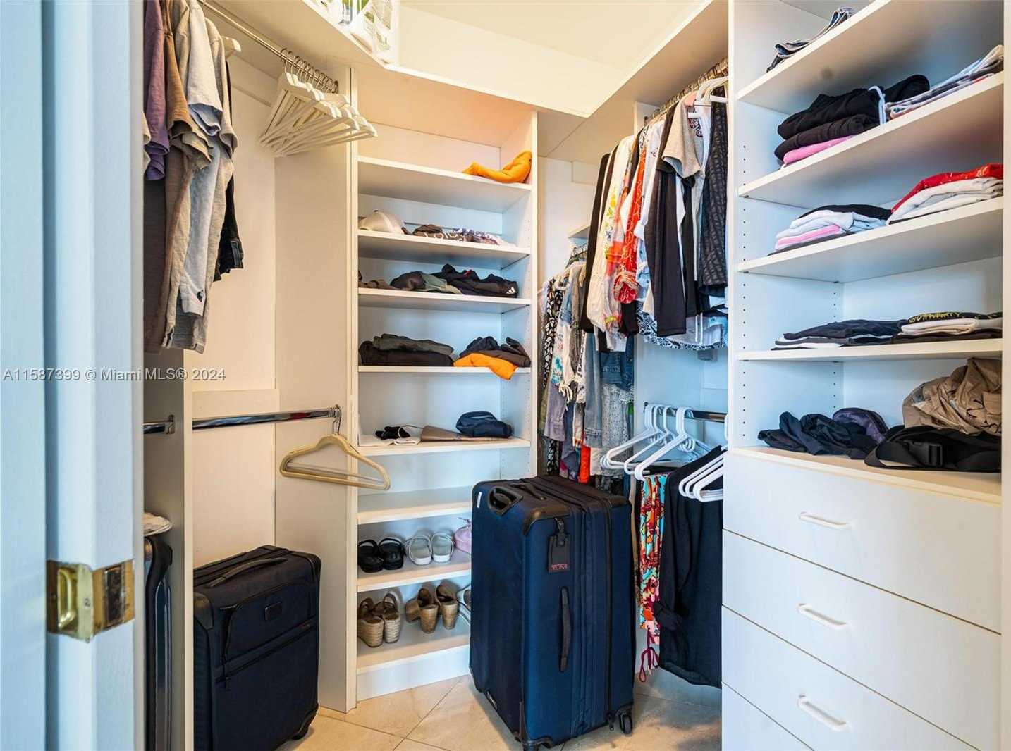 Small Image of 4779 COLLINS AVE #2305, Miami Beach Number 17