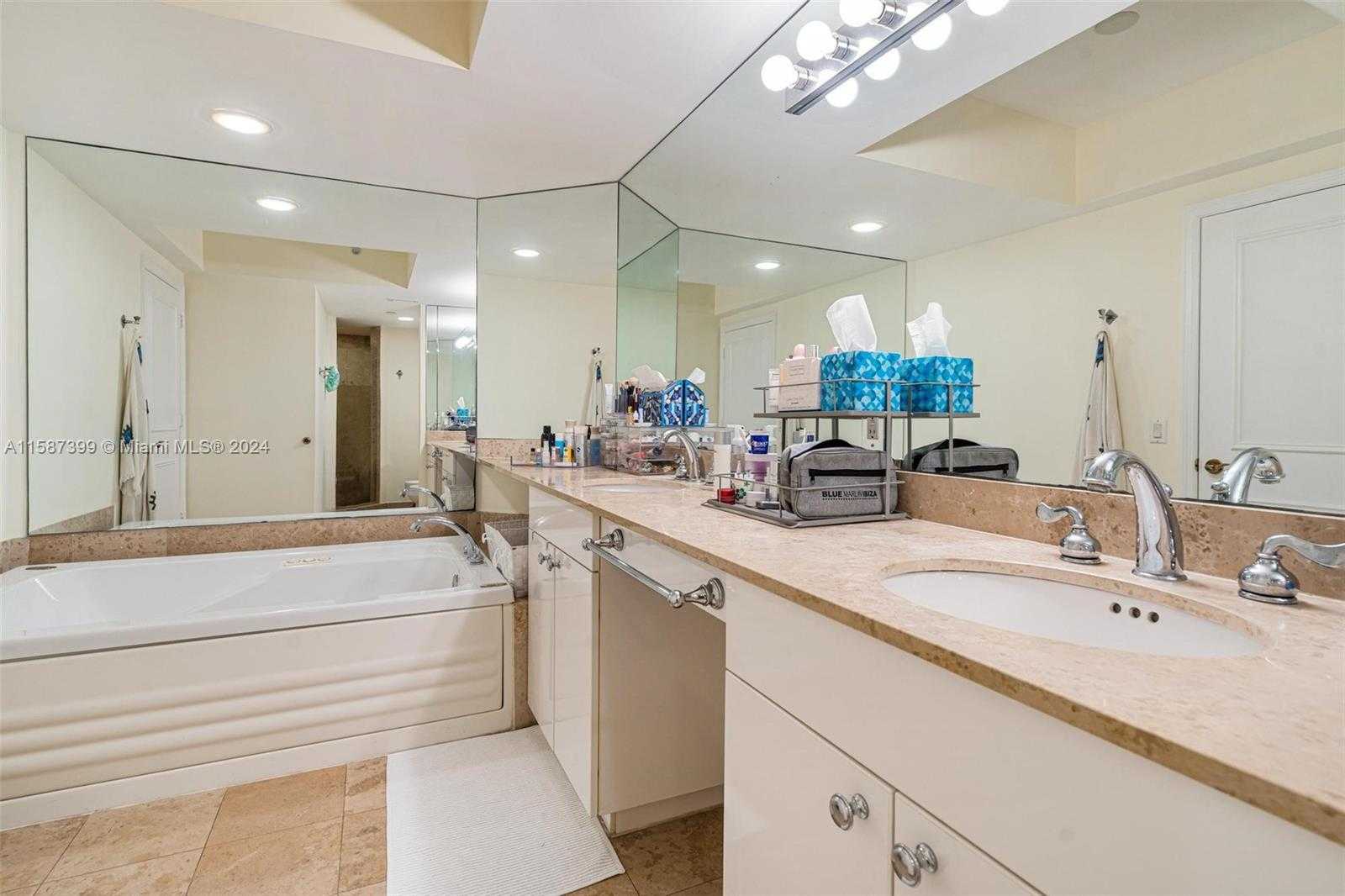 Small Image of 4779 COLLINS AVE #2305, Miami Beach Number 19