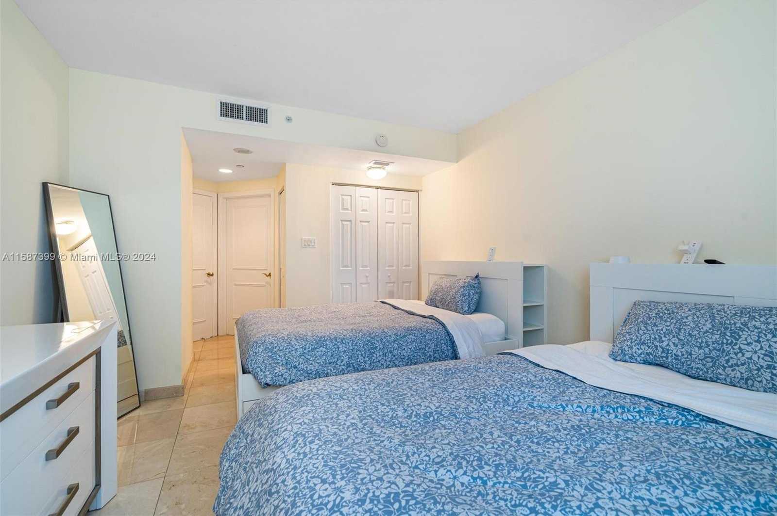 Small Image of 4779 COLLINS AVE #2305, Miami Beach Number 21