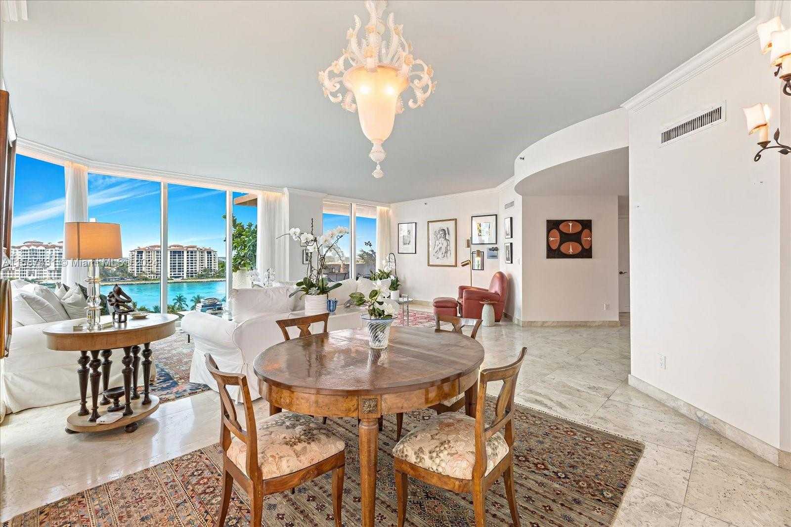 Small Image of 300 SOUTH POINTE DR #1001, Miami Beach Number 12