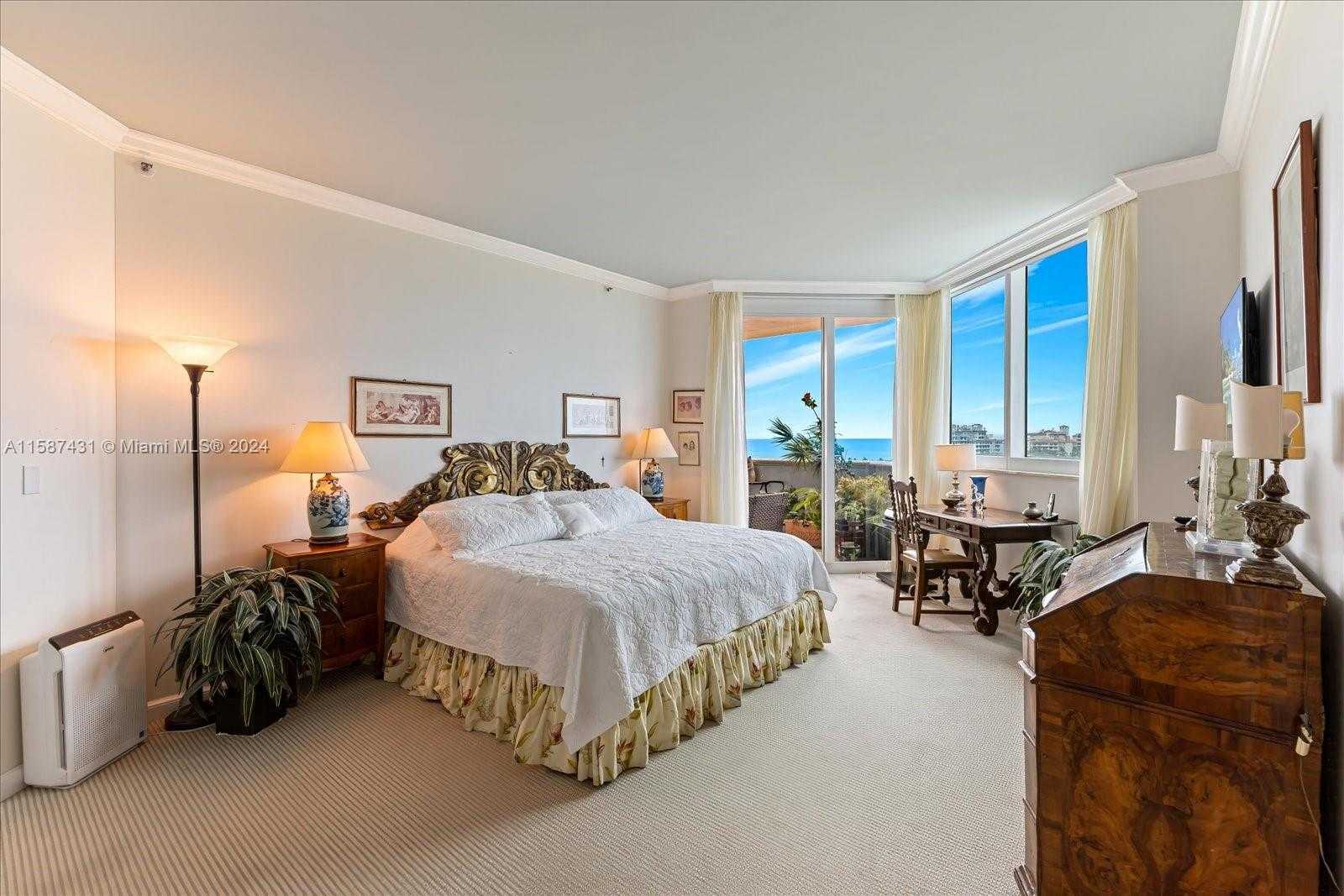 Small Image of 300 SOUTH POINTE DR #1001, Miami Beach Number 28