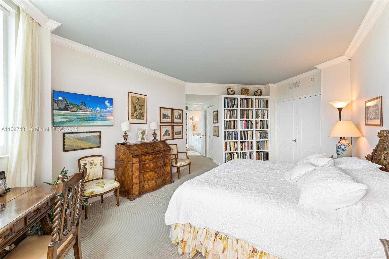 Small Image of 300 SOUTH POINTE DR #1001, Miami Beach Number 29