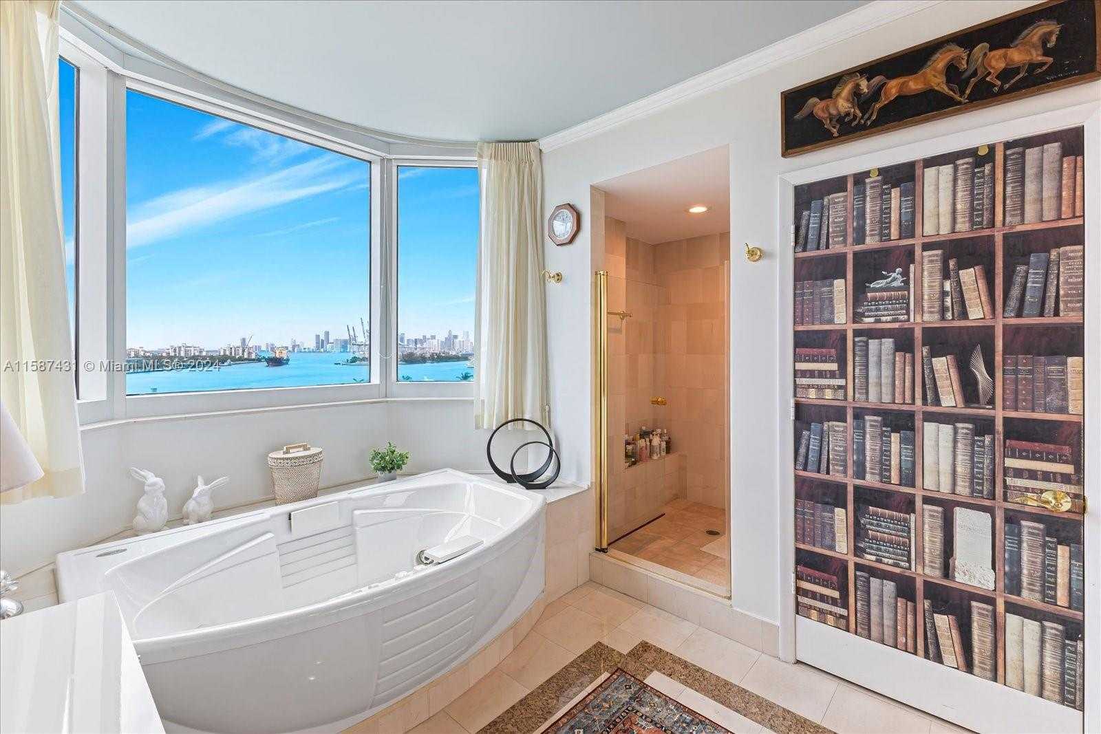 Small Image of 300 SOUTH POINTE DR #1001, Miami Beach Number 30