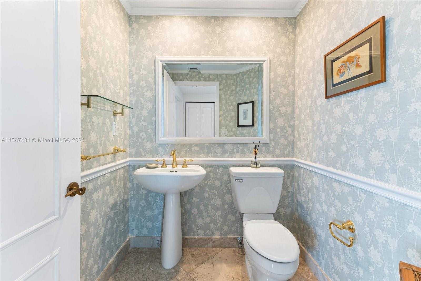 Small Image of 300 SOUTH POINTE DR #1001, Miami Beach Number 32