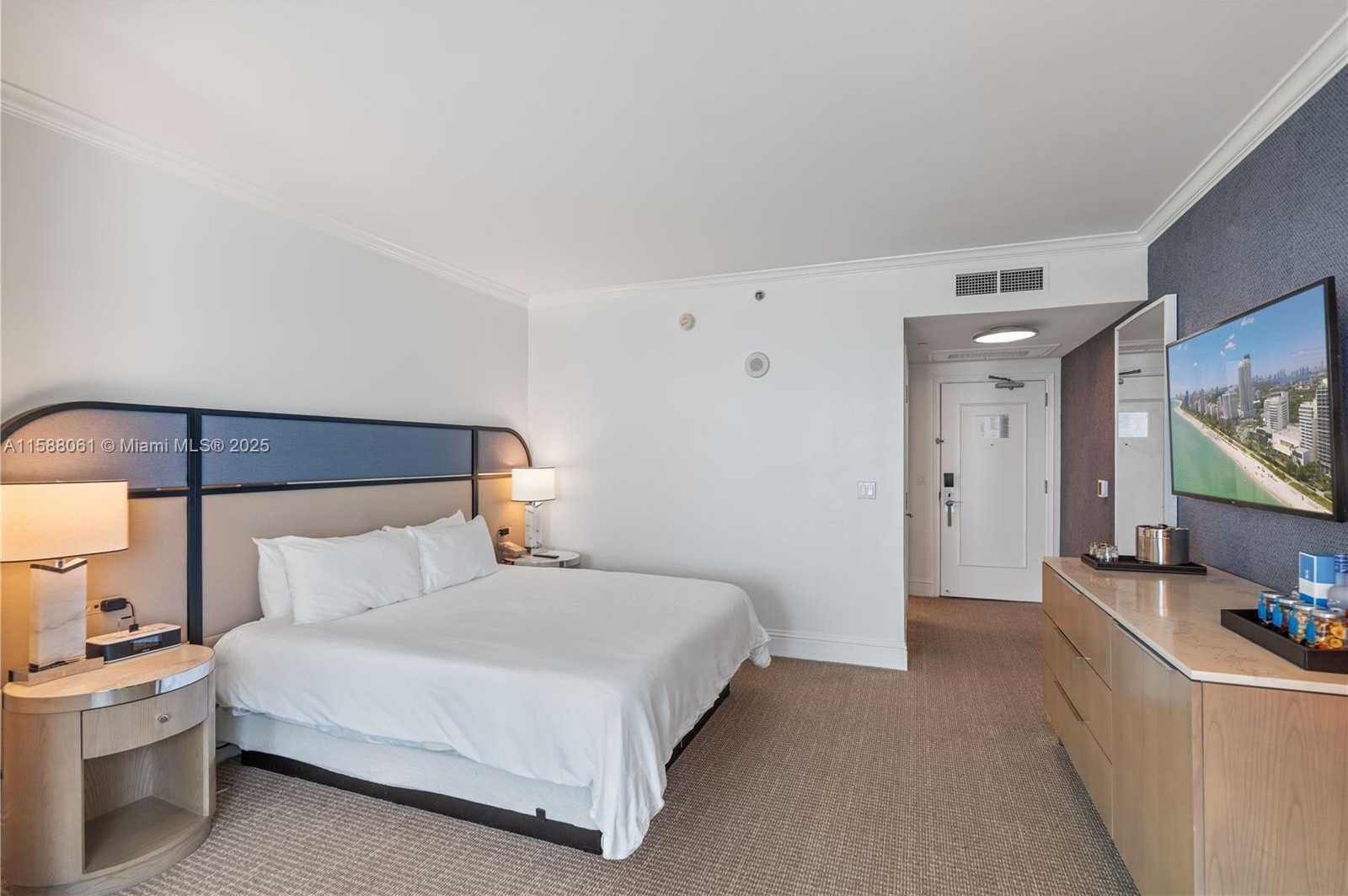Small Image of 4401 COLLINS AVE #2501, Miami Beach Number 12