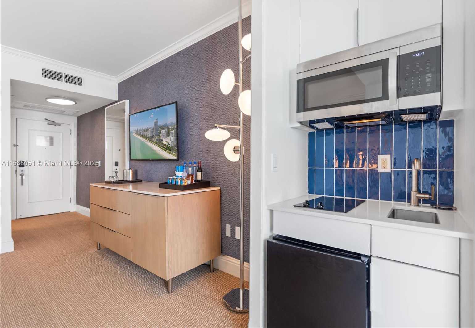 Small Image of 4401 COLLINS AVE #2501, Miami Beach Number 18