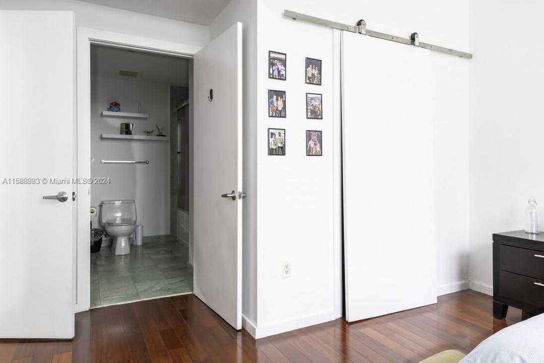 Small Image of 1060 BRICKELL AVE #1203, Miami Number 6