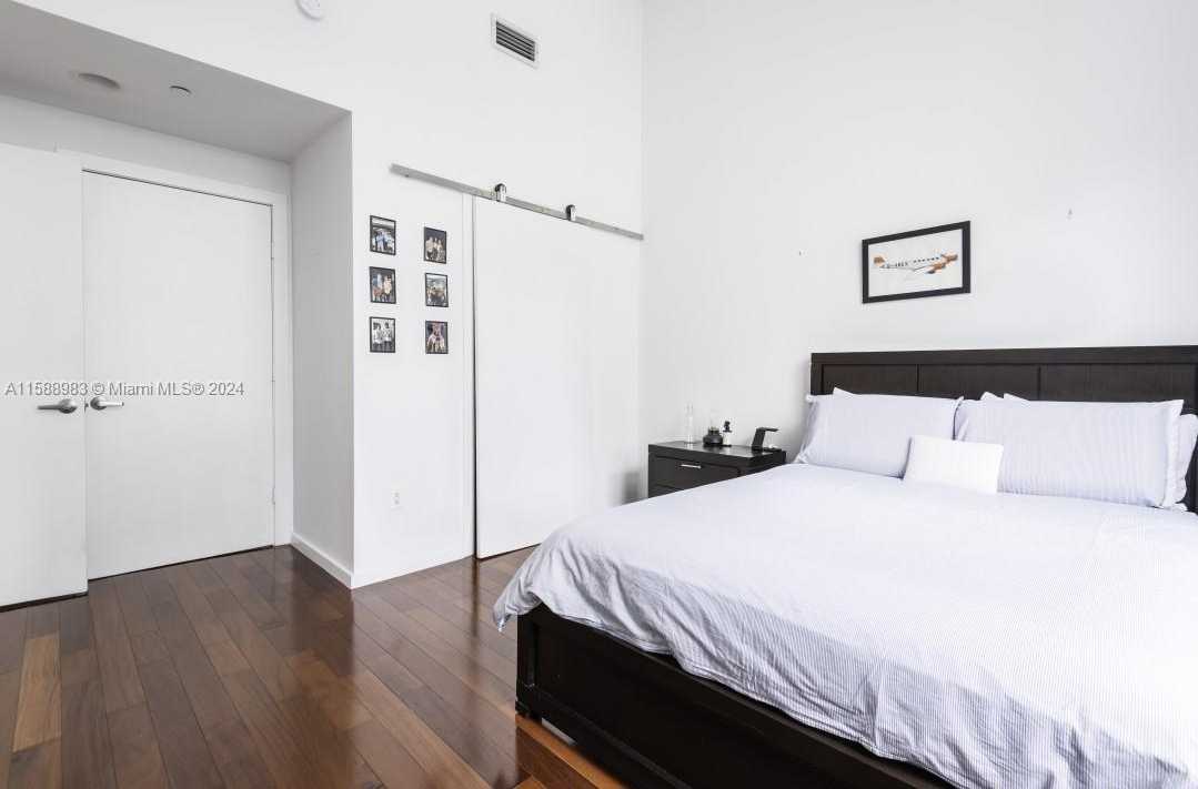 Small Image of 1060 BRICKELL AVE #1203, Miami Number 9