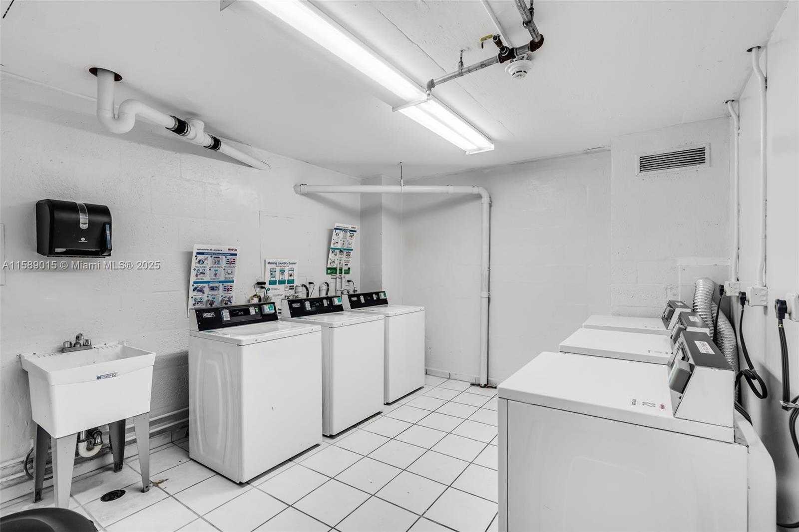 Small Image of 2301 Collins Ave, Miami Beach, FL 33139, USA Number 39