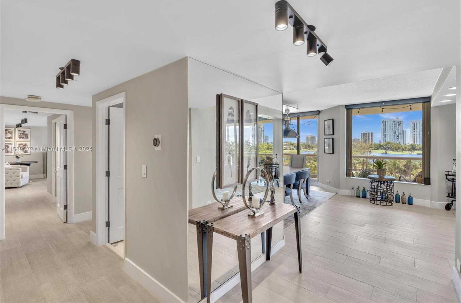 Small Image of 20191 EAST COUNTRY CLUB DR #501, Aventura Number 2
