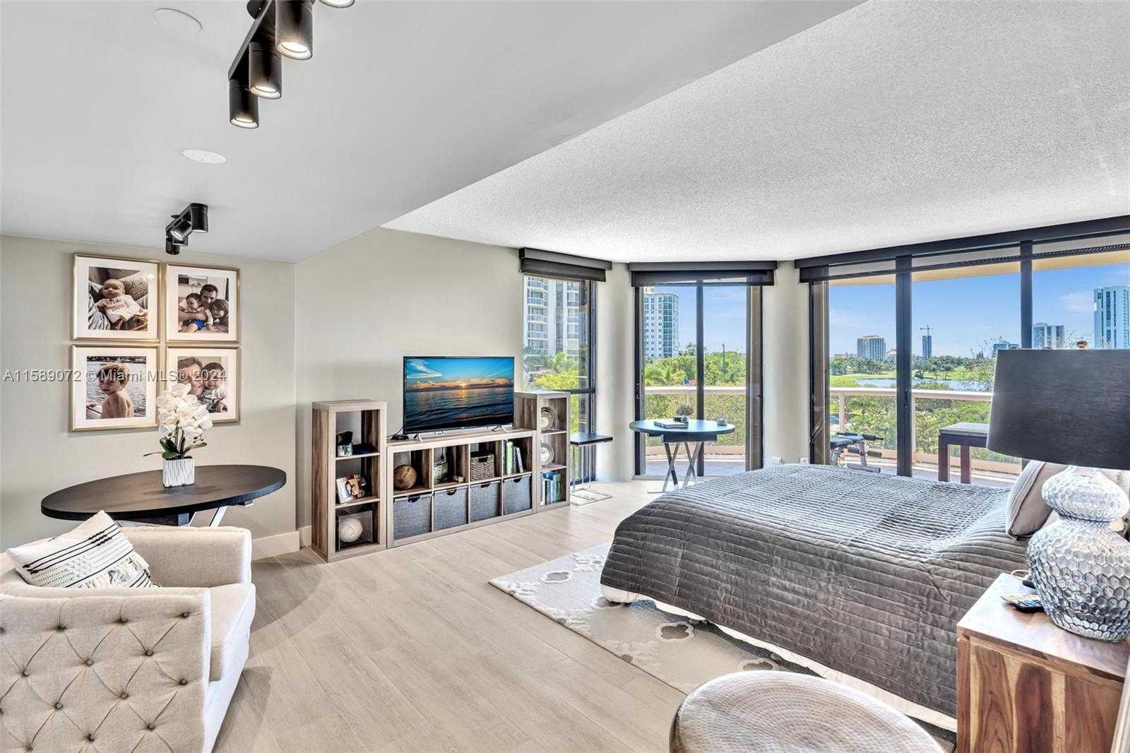 Small Image of 20191 EAST COUNTRY CLUB DR #501, Aventura Number 3