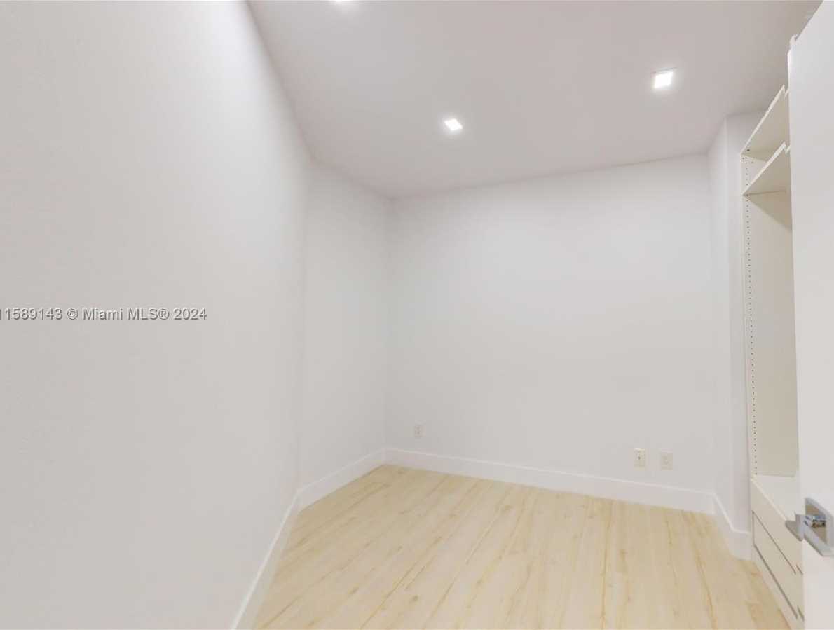 Small Image of 21050 NORTH EAST 38TH AVE #305, Aventura Number 50