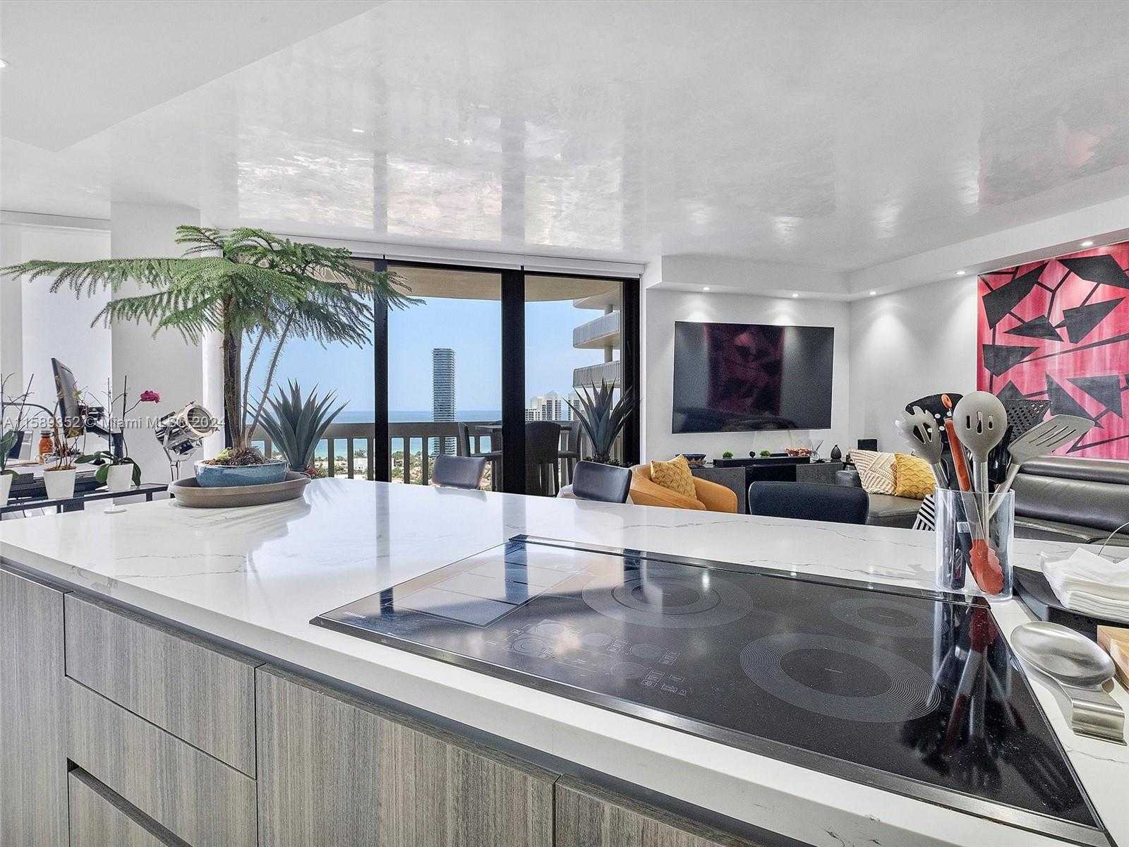 Small Image of 19355 TURNBERRY WAY #25A, Aventura Number 11