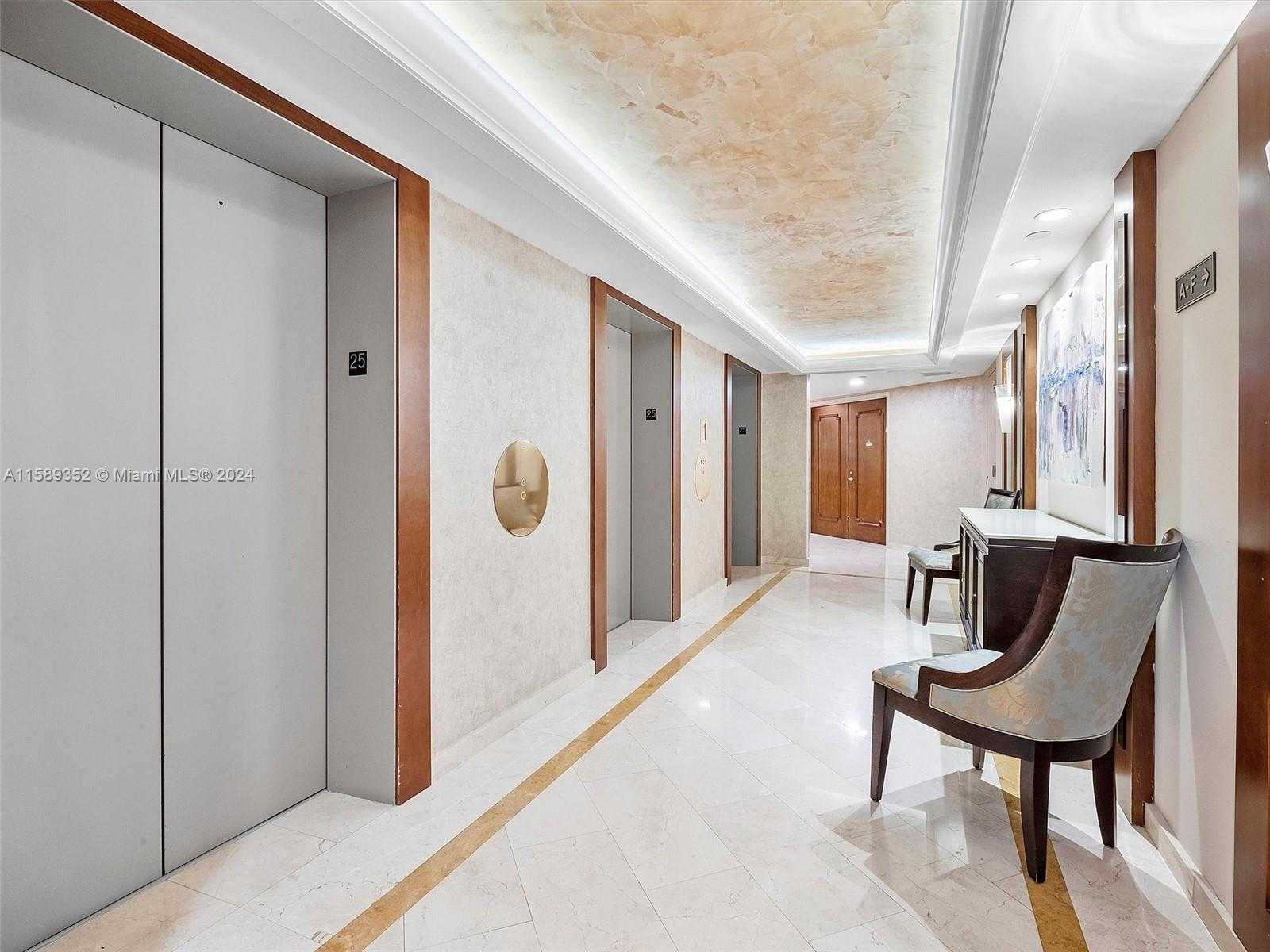 Small Image of 19355 TURNBERRY WAY #25A, Aventura Number 2