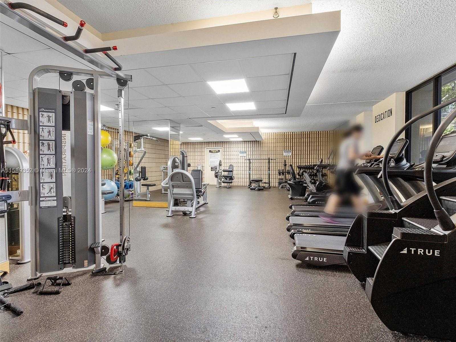 Small Image of 19355 TURNBERRY WAY #25A, Aventura Number 25