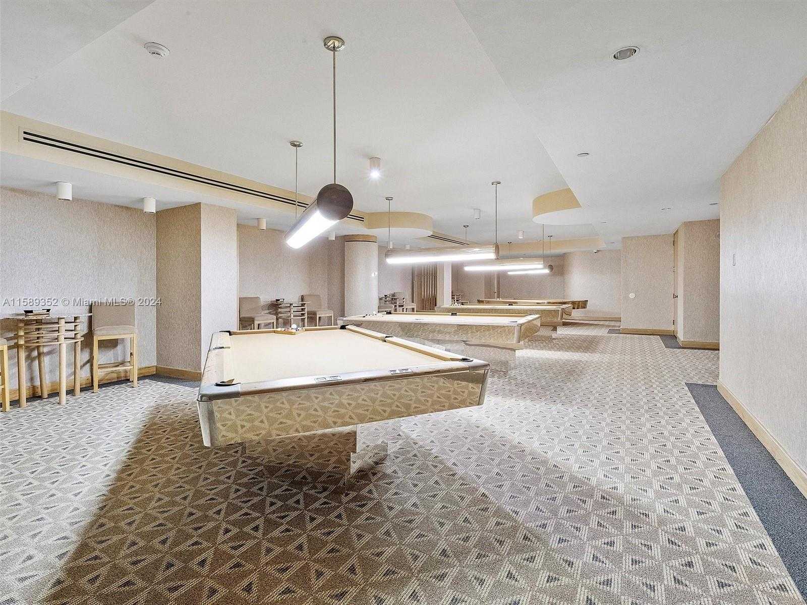 Small Image of 19355 TURNBERRY WAY #25A, Aventura Number 31