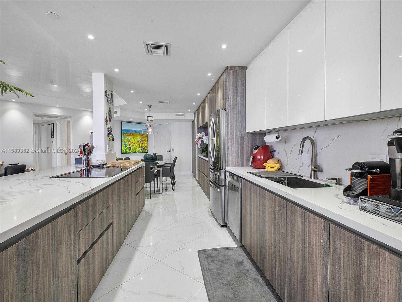 Small Image of 19355 TURNBERRY WAY #25A, Aventura Number 8