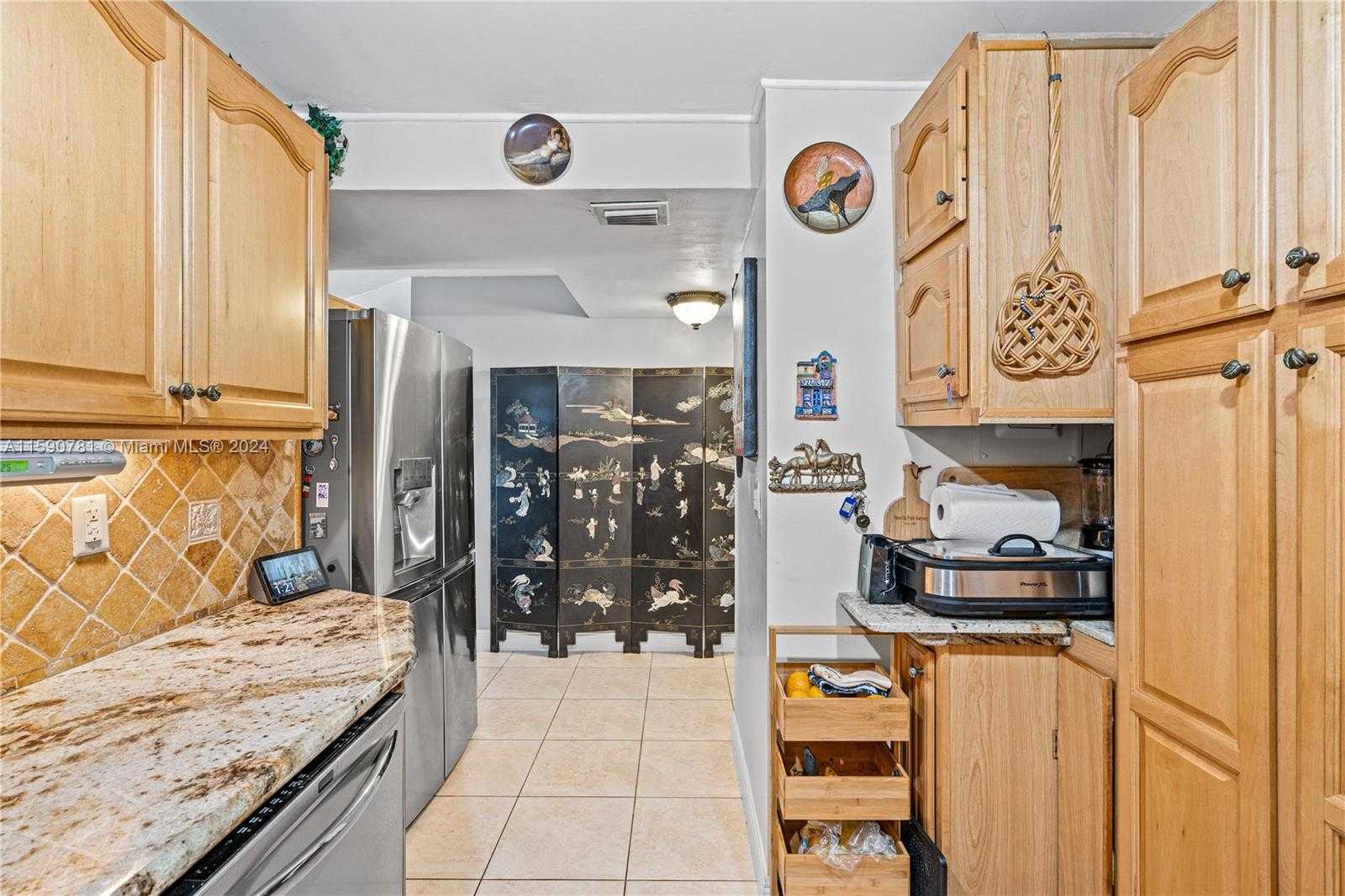 Small Image of 2401 COLLINS AVE #404, Miami Beach Number 13
