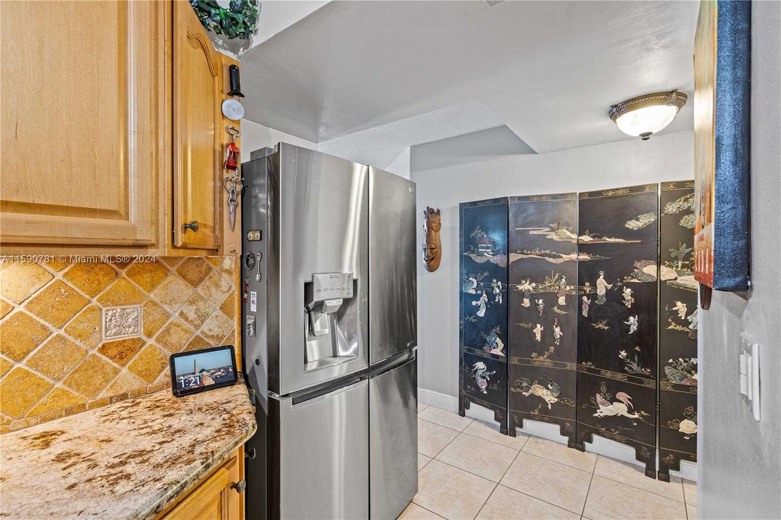Small Image of 2401 COLLINS AVE #404, Miami Beach Number 14