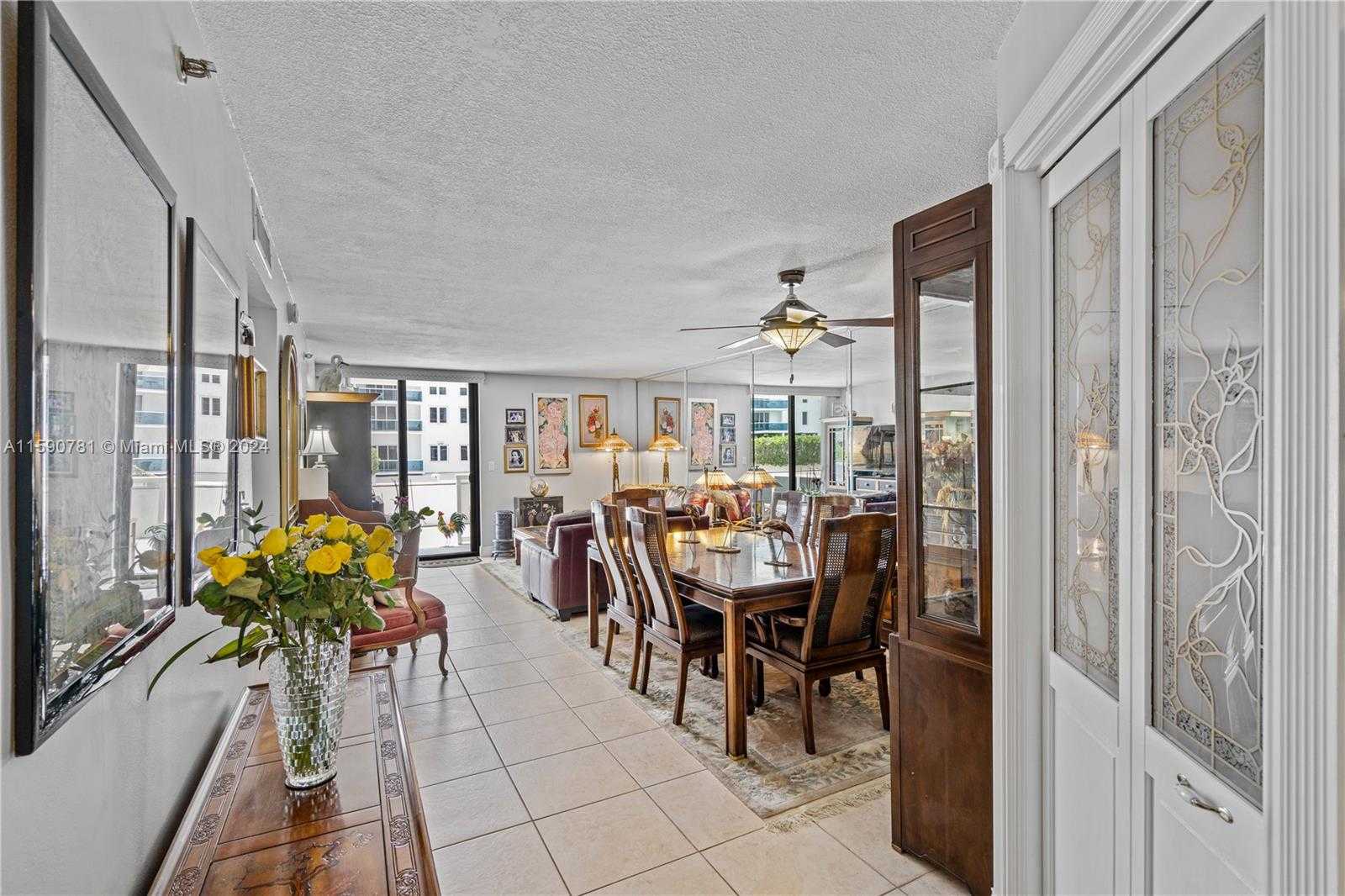 Small Image of 2401 COLLINS AVE #404, Miami Beach Number 16