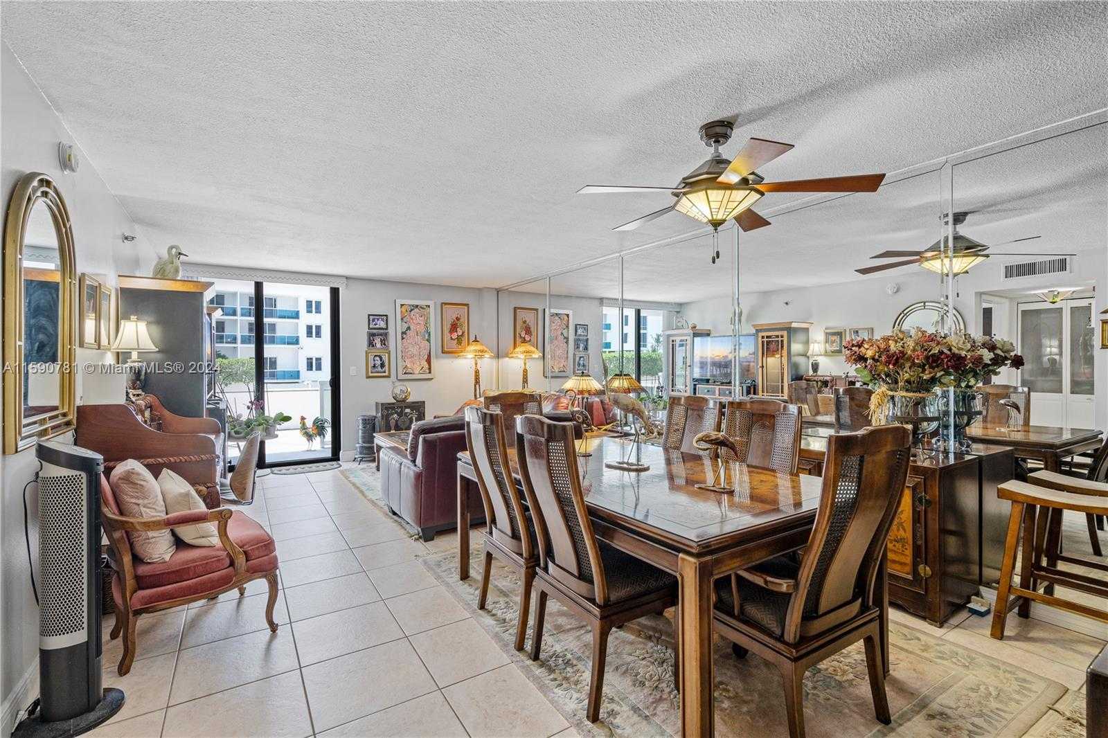 Small Image of 2401 COLLINS AVE #404, Miami Beach Number 17
