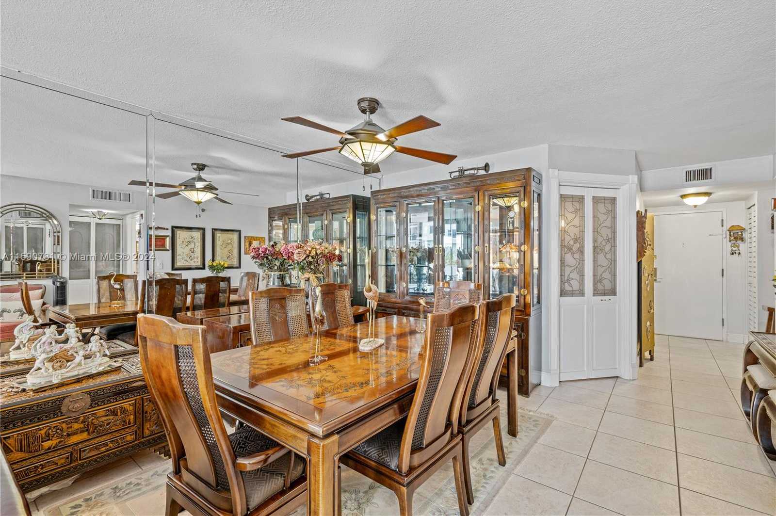Small Image of 2401 COLLINS AVE #404, Miami Beach Number 18