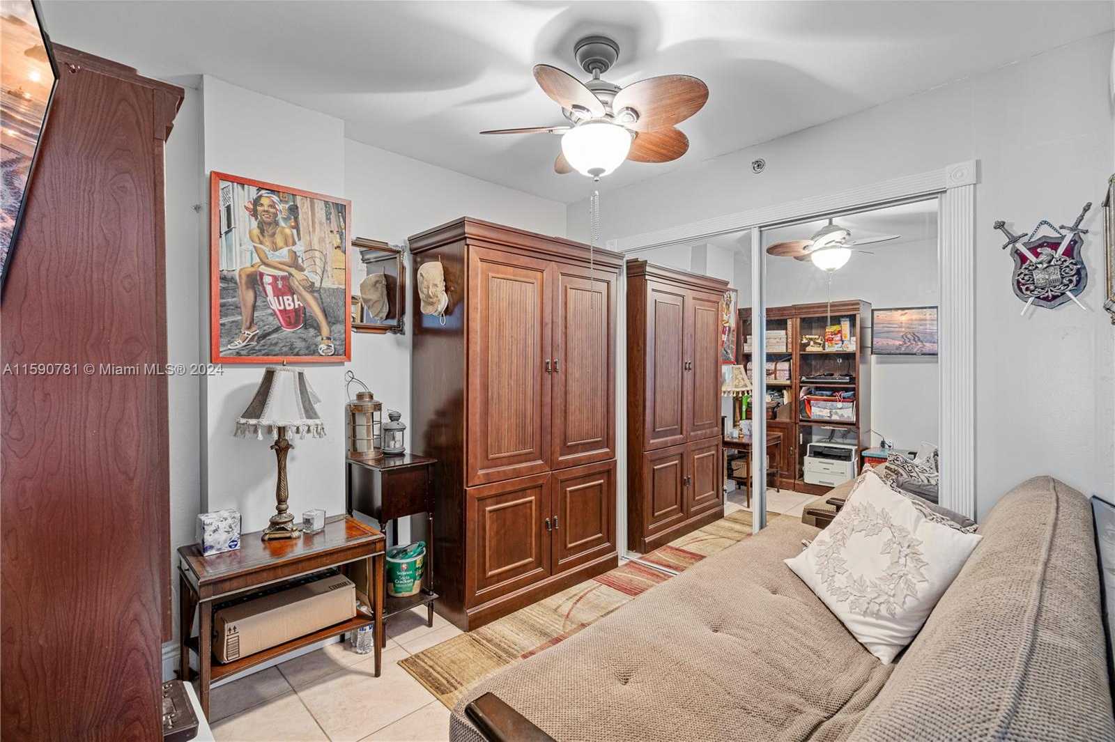Small Image of 2401 COLLINS AVE #404, Miami Beach Number 24