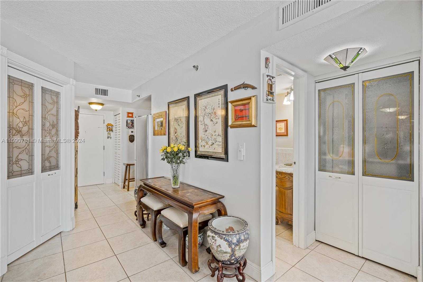 Small Image of 2401 COLLINS AVE #404, Miami Beach Number 26