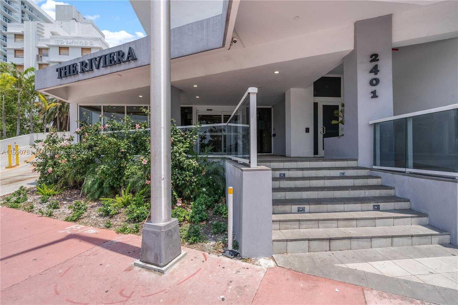 Small Image of 2401 COLLINS AVE #404, Miami Beach Number 3