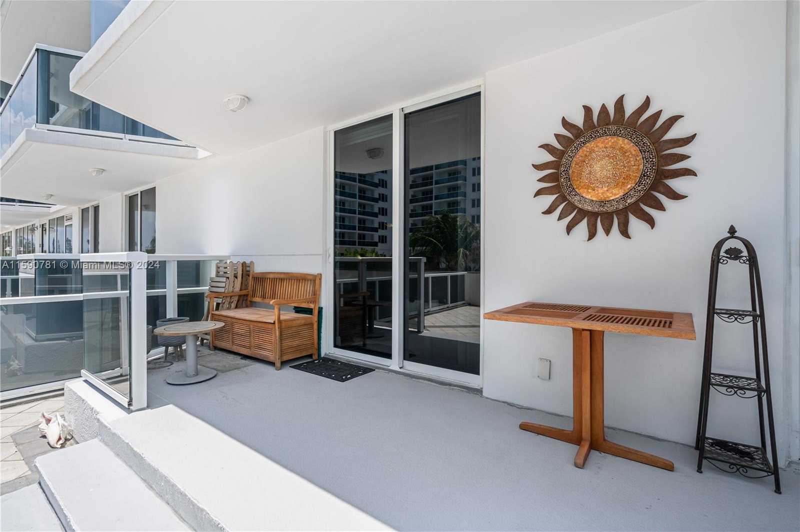 Small Image of 2401 COLLINS AVE #404, Miami Beach Number 37