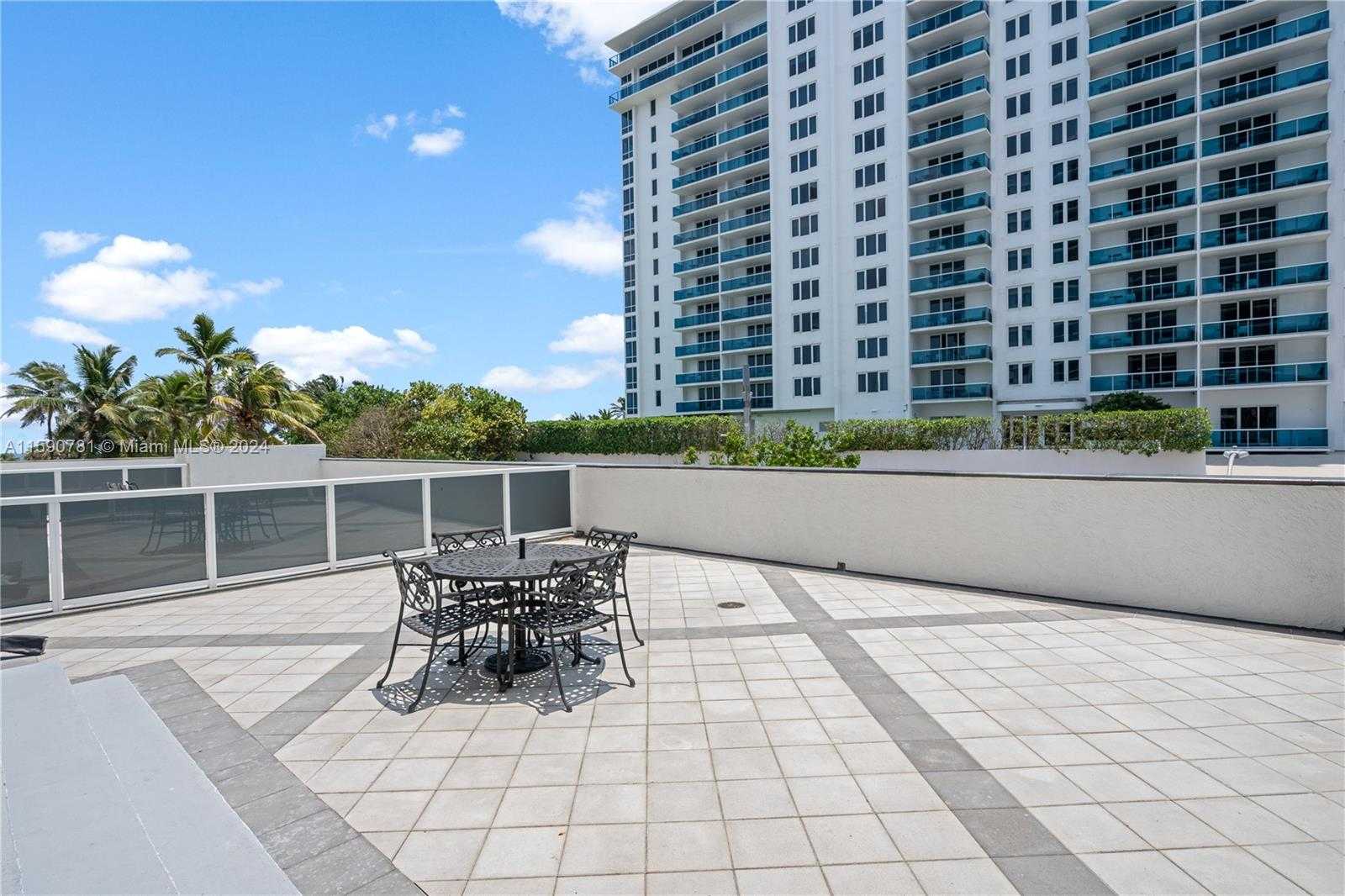 Small Image of 2401 COLLINS AVE #404, Miami Beach Number 38