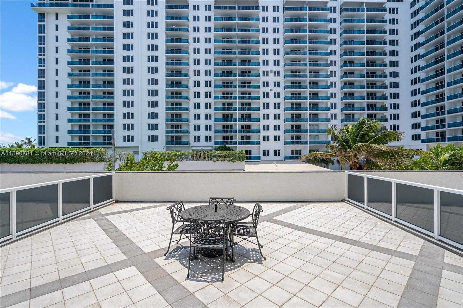 Small Image of 2401 COLLINS AVE #404, Miami Beach Number 39