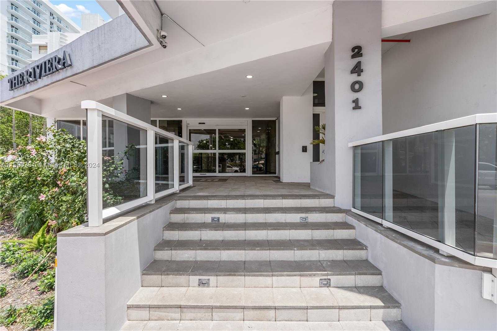 Small Image of 2401 COLLINS AVE #404, Miami Beach Number 4