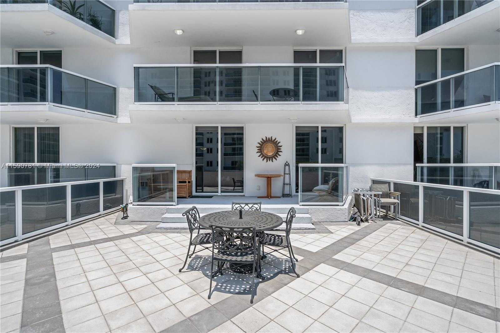Small Image of 2401 COLLINS AVE #404, Miami Beach Number 41