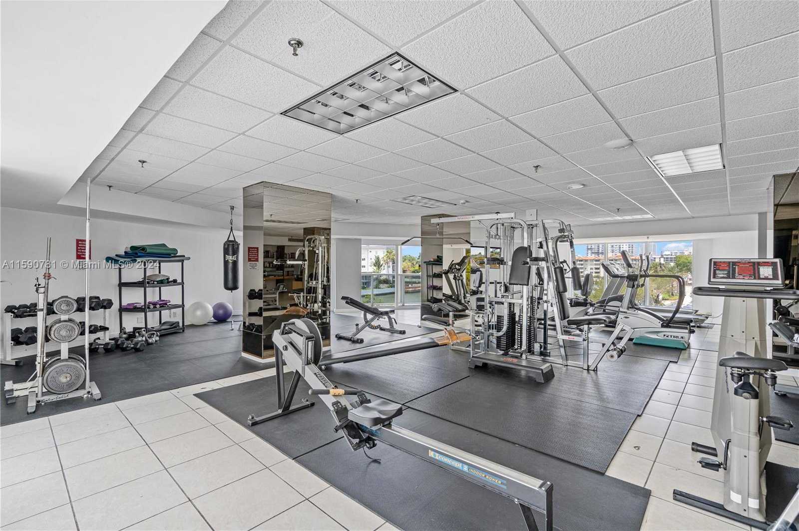 Small Image of 2401 COLLINS AVE #404, Miami Beach Number 43