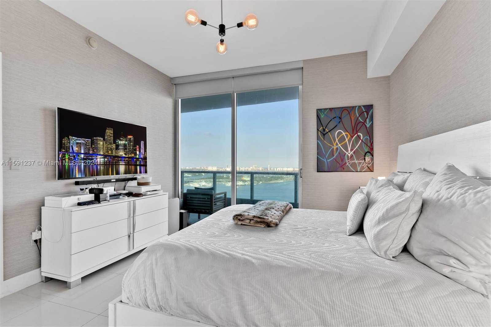 Small Image of 900 BISCAYNE BLVD #3003, Miami Number 14