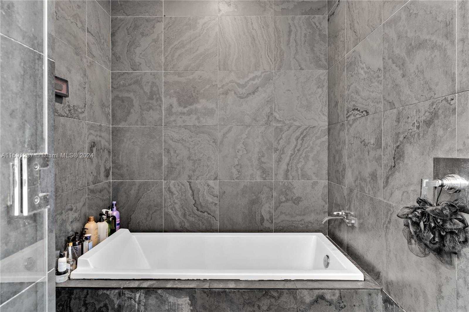Small Image of 900 BISCAYNE BLVD #3003, Miami Number 19