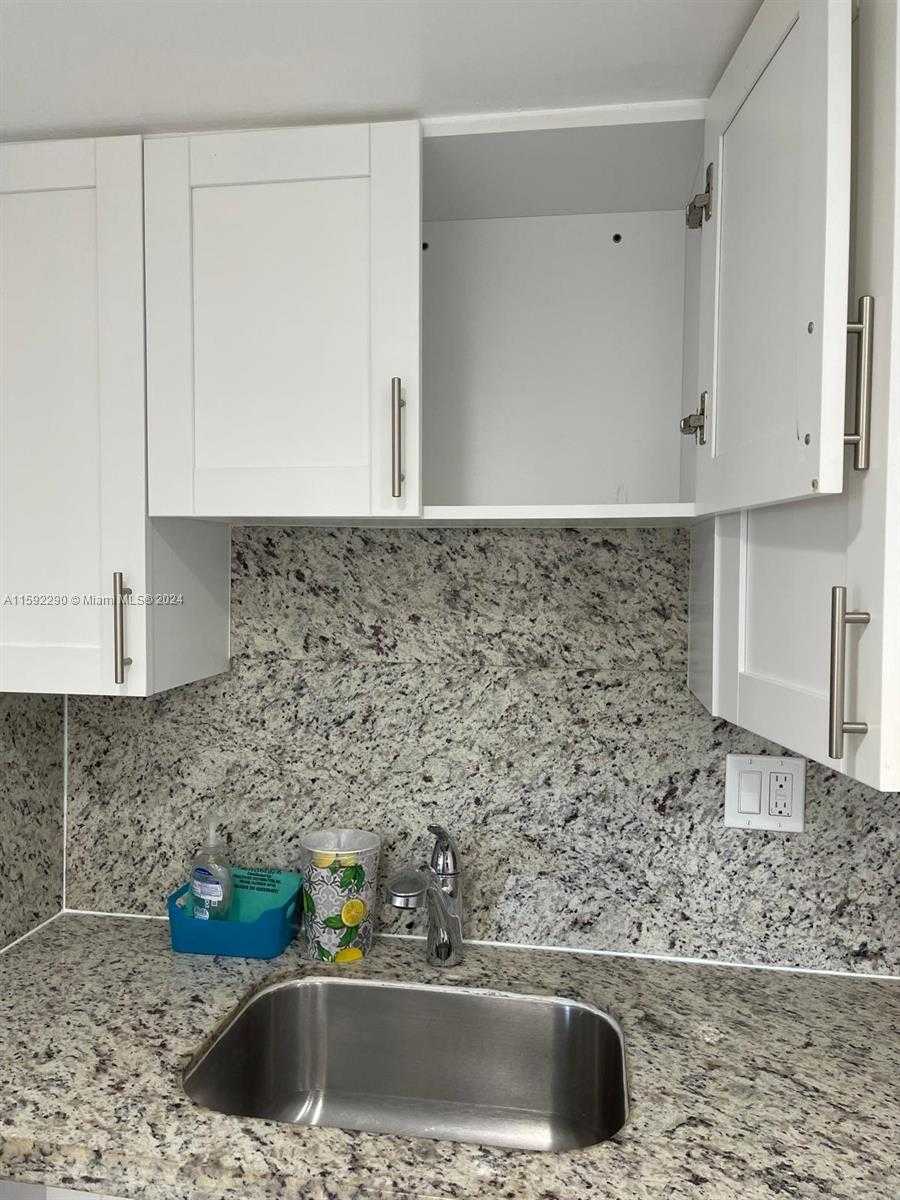 Imagen de Pequeño Objeto