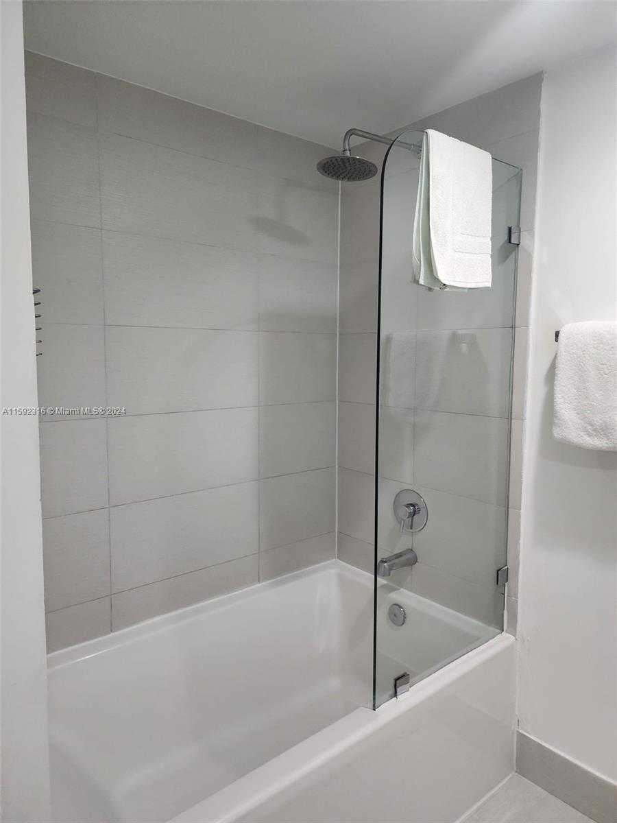 Small Image of 2602 EAST HALLANDALE BEACH BLVD #R805, Hallandale Beach Number 18
