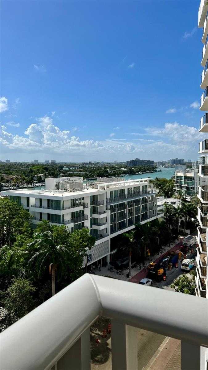 Small Image of 6039 COLLINS AVE #1034, Miami Beach Number 13
