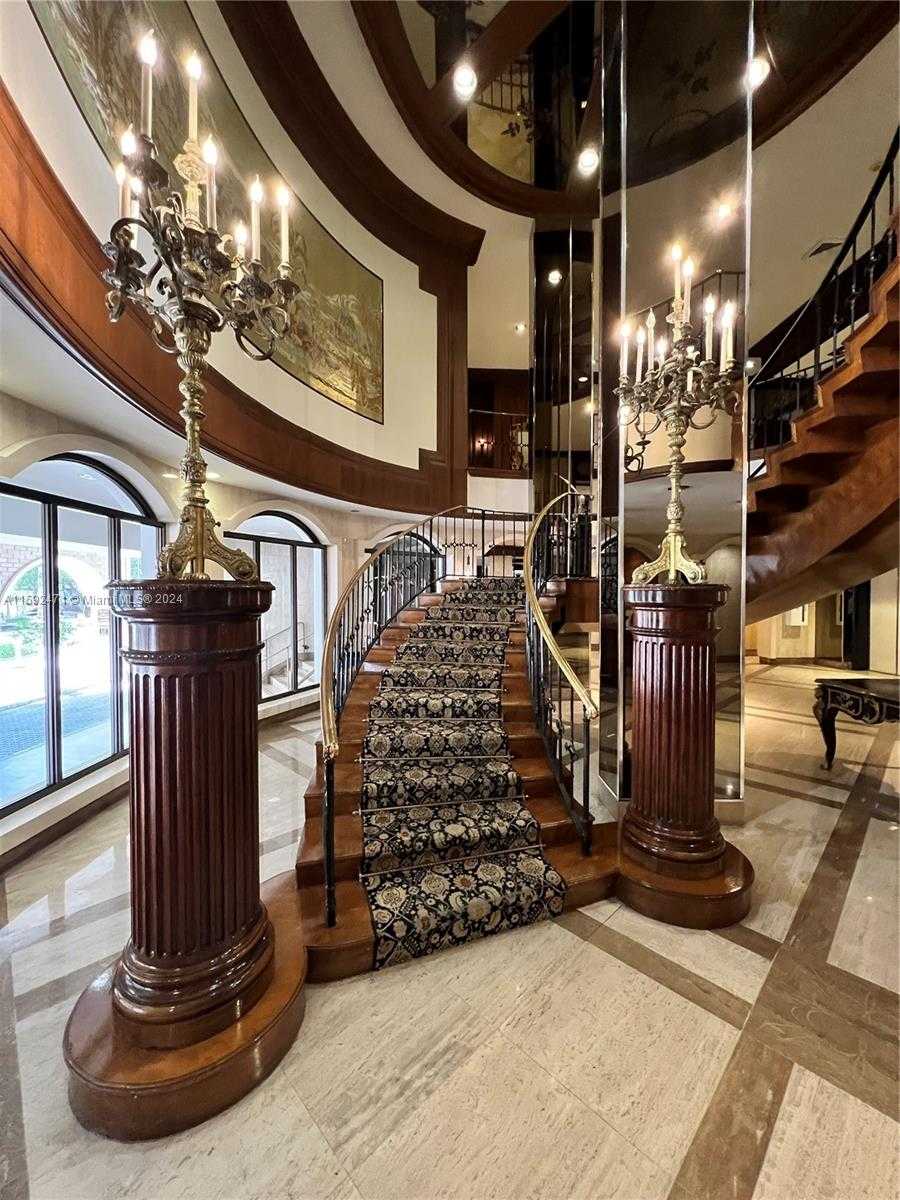 Small Image of 6039 COLLINS AVE #1034, Miami Beach Number 15